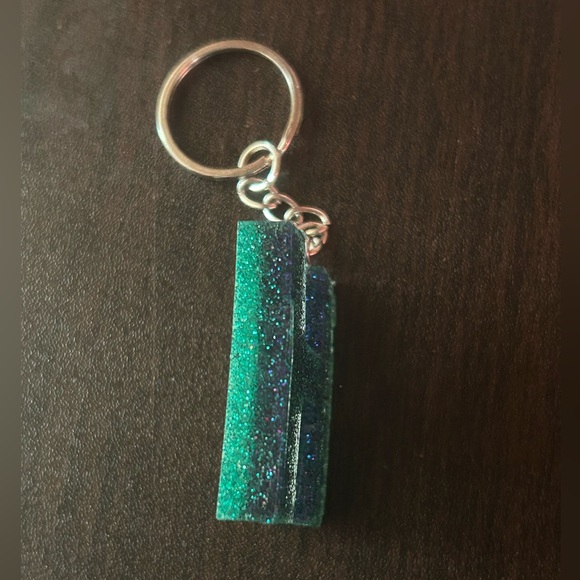 Resin keychain - Picture 2 of 2